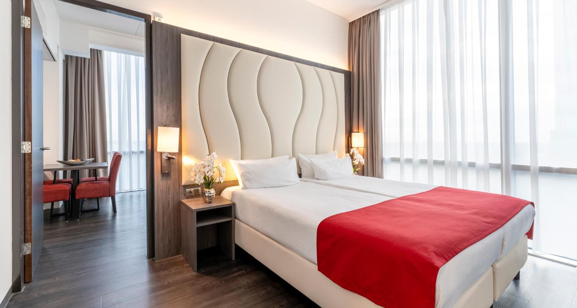 Plaza Premium Almere Luaran gambar