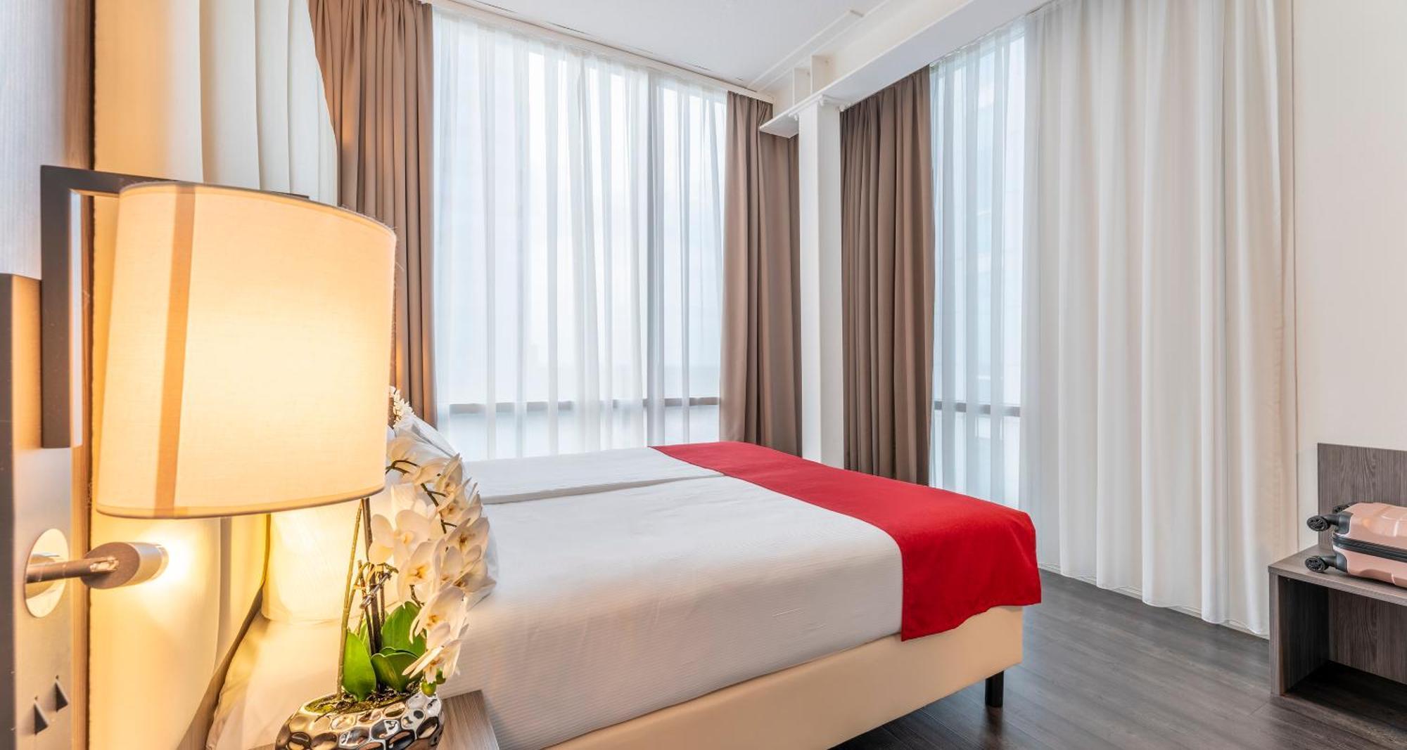 Plaza Premium Almere Luaran gambar