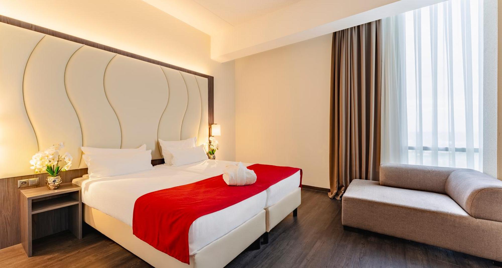 Plaza Premium Almere Luaran gambar