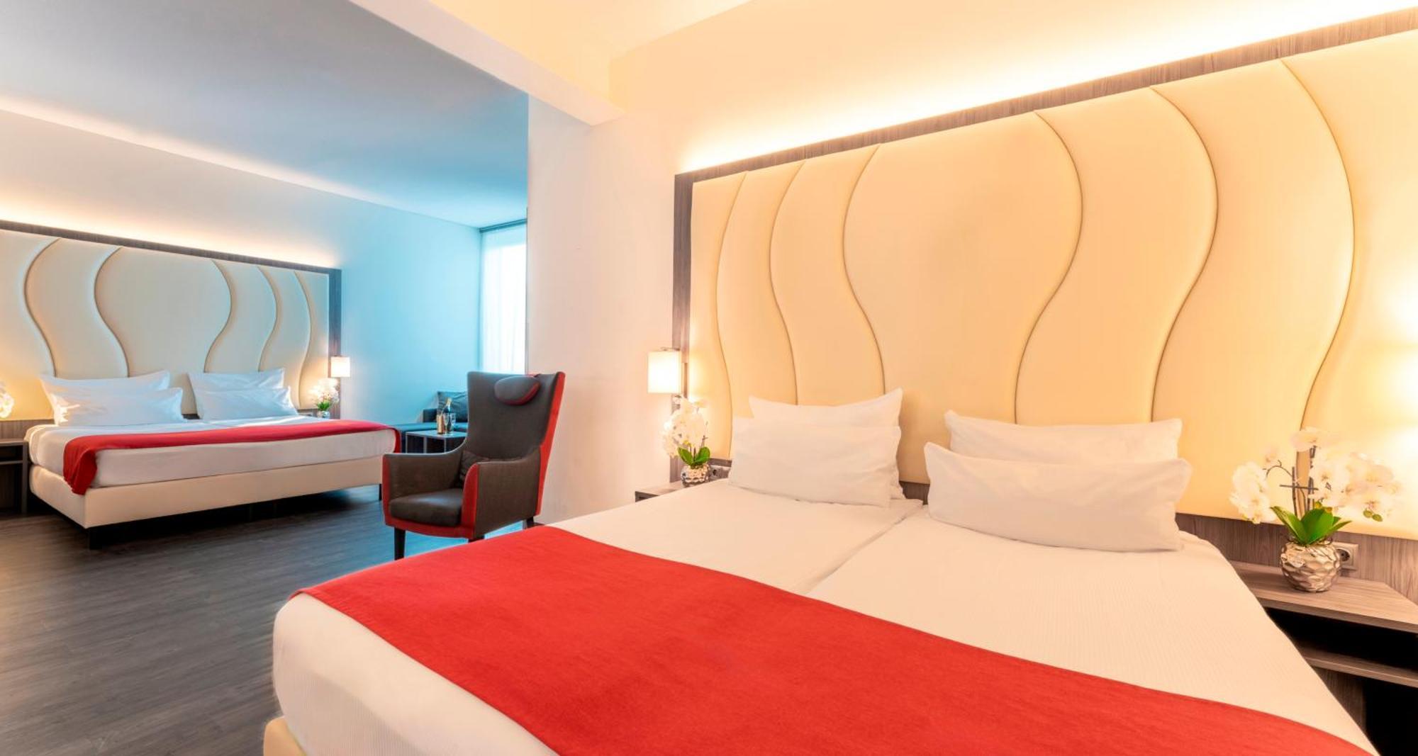 Plaza Premium Almere Luaran gambar